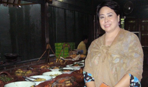 Ajeng Astri Denaya, Pemilik Jaringan Resto Mbah Jirak